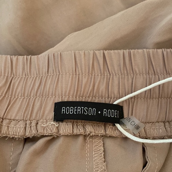 Silky Joggers - Picture 5 of 6